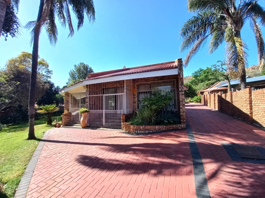 3 Bedroom Property for Sale in Safari Gardens North West